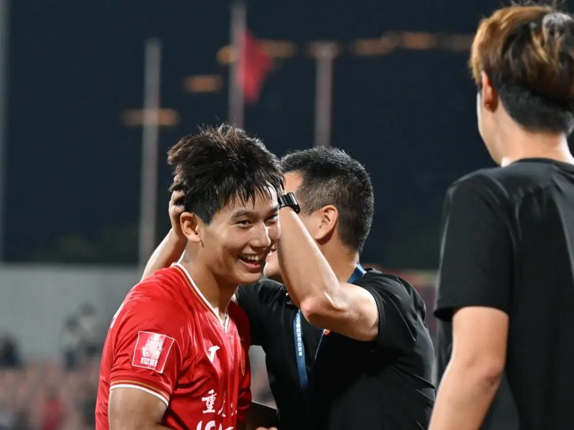 取得两连胜, 行换人调整